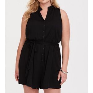BLACK TORRID ROMPER. NEW WITH TAGS 🛍🖤